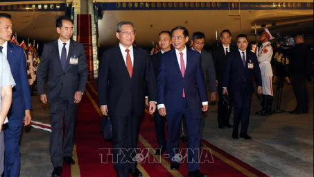 Thủ tướng Quốc vụ viện nước Cộng hòa Nhân dân Trung Hoa Lý Cường bắt đầu chuyến thăm chính thức Việt Nam