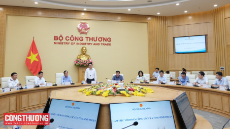 Bộ trưởng Nguyễn Hồng Diên chủ trì buổi làm việc với tỉnh Ninh Thuận