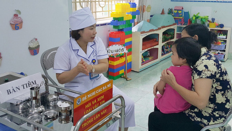 Hà Nội triển khai chiến dịch tiêm vắc xin phòng bệnh sởi cho trẻ