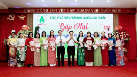 Đạm Hà Bắc: Ấm áp lễ gặp mặt chúc mừng các CBCNV nữ nhân ngày 20/10