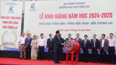 Trường Đại học Điện lực: Tưng bừng đón gần 4.500 tân sinh viên năm học mới