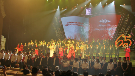Văn phòng phẩm Hồng Hà - Bản giao hưởng dấu son 65 năm tráng lệ và tự hào