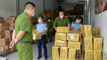 Công an Hà Nội: Kiểm tra, xử lý hàng loạt vi phạm thương mại