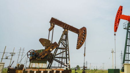 Giá xăng dầu hôm nay 28/10: Trượt dốc hơn 4%