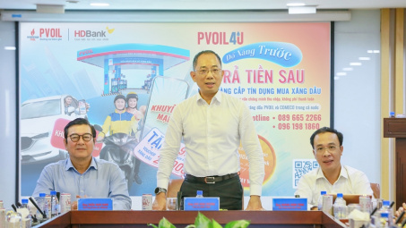 “Đổ xăng trước - Trả tiền sau”, lần đầu tiên khách hàng hưởng quyền lợi đặc biệt qua Ứng dụng PVOIL 4U