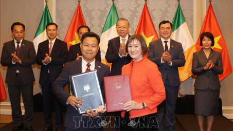 Tổng Bí thư, Chủ tịch nước Tô Lâm chứng kiến Lễ trao các văn kiện hợp tác giữa Việt Nam - Ireland