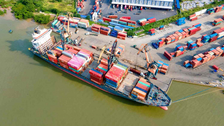 Giá cước lẫn sản lượng tăng, Xếp dỡ Hải An (HAH) báo lãi cao nhất 8 quý