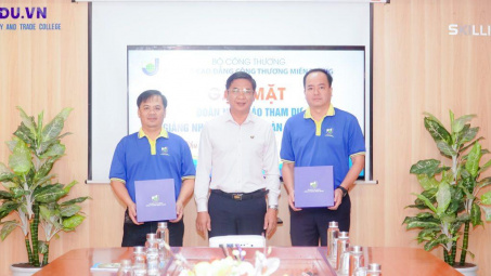Trường CĐ Công Thương miền Trung: Gặp mặt Đoàn nhà giáo tham dự Hội giảng tại Quảng Ninh