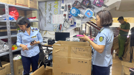 Quảng Ninh: Tạm giữ hàng nghìn chiếc vợt pickleball nhập lậu