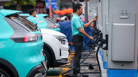 Từ ngày 5/10 trạm dừng nghỉ phải có nơi sạc điện ô tô