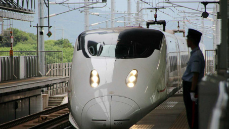 Doanh nghiệp nào sẽ hưởng lợi từ dự án đường sắt cao tốc Bắc - Nam trị giá gần 70 tỷ USD?