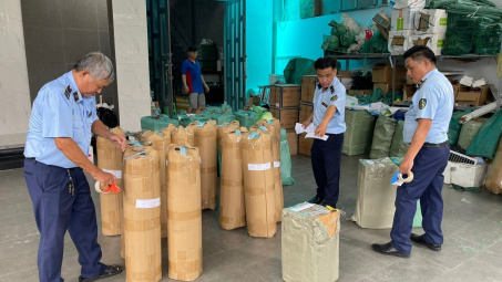 Cục QLTT Thành phố Hồ Chí Minh xử phạt hơn 300 triệu đồng vi phạm kinh doanh hàng hóa giả mạo trên nền tảng mạng xã hội
