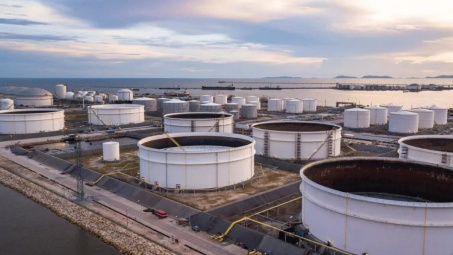 Giá xăng dầu hôm nay 11/11: Trượt dốc