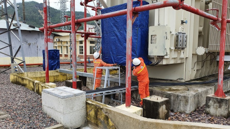 Đảm bảo an toàn lưới điện trước những cơn bão liên tiếp đổ bộ vào các tỉnh miền Trung