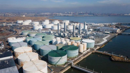 Giá xăng dầu hôm nay 14/11: Nỗ lực mua bù giúp giá phục hồi nhẹ