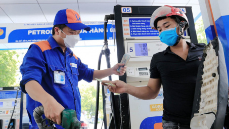 Giá xăng dầu hôm nay 14/11: Đồng loạt quay đầu giảm
