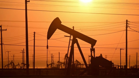 Giá xăng dầu hôm nay 16/11: Giá dầu WTI chạm đáy 1 tháng