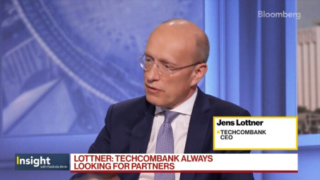 CEO Ngân hàng Techcombank (TCB): Có thể bán 15% vốn cho nhà đầu tư chiến lược