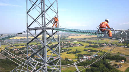 Truyền tải điện Khánh Hòa: Đảm bảo lưới điện truyền tải vận hành an toàn các tháng cuối năm