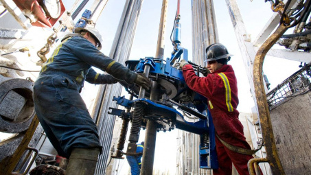 Giá xăng dầu hôm nay 23/11: Căng thẳng địa chính trị tăng, giá lên cao nhất 2 tuần