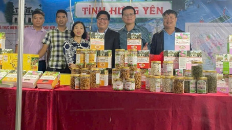 Hưng Yên có 2 gian hàng trưng bày các sản phẩm tiêu biểu tại Hội chợ nông nghiệp quốc tế khu vực đồng bằng Bắc Bộ năm 2024