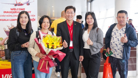 Vietjet chào mừng chuyến bay đầu tiên giữa Kuala Lumpur (Malaysia) và Hà Nội