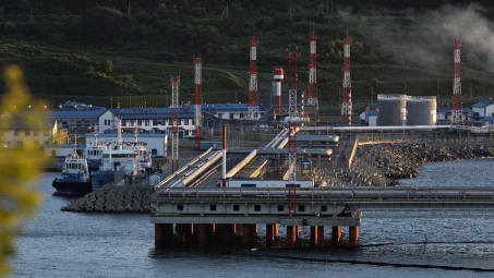 Giá xăng dầu hôm nay 29/11: Tăng nhẹ khi có dấu hiệu vi phạm lệnh ngừng bắn ở Trung Đông