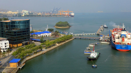 Petrolimex: Nâng cao kỹ năng giám định và giao nhận xăng dầu đường thủy