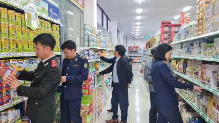QLTT Quảng Bình mở cao điểm chống buôn lậu, gian lận thương mại và hàng giả dịp trước, trong và sau Tết Ất Tỵ năm 2025