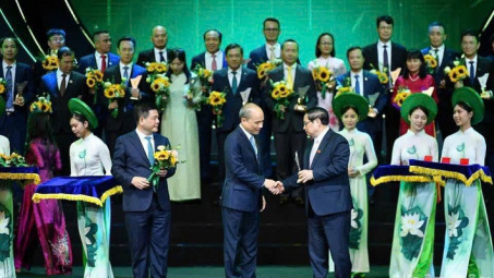 Vinh danh Thương hiệu Quốc gia 2024: Bảo hiểm Bảo Việt - 60 năm cam kết vì cộng đồng