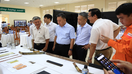 Công ty ĐHĐ nâng cao trình độ chuyên môn về bảo dưỡng, sửa chữa máy phát thủy điện