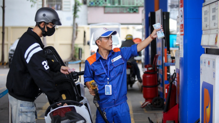 Giá xăng dầu hôm nay 7/11: Đồng loạt tăng trở lại