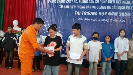 Điện lực Điện Biên tuyên truyền sử dụng điện an toàn, hiệu quả tiết kiệm điện trong trường học