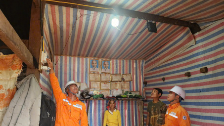 Đưa điện lưới Quốc gia đến bản vùng cao huyện Mường Tè, tỉnh Lai Châu