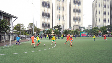 Phân lân Văn Điển sôi nổi tham gia giải bóng đá giao hữu giữa các công đoàn cơ sở