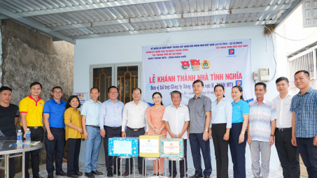 Petrolimex Sài Gòn trao tặng 2 căn nhà tình nghĩa tại huyện Nhà Bè