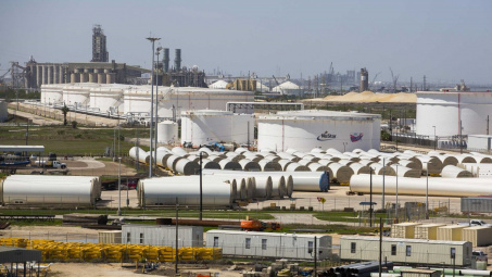 Giá xăng dầu hôm nay 19/12: Tiếp tục giảm sau động thái của Fed