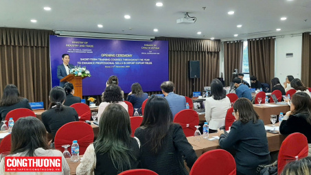 Nâng cao kiến thức và kỹ năng về hội nhập kinh tế, thương mại quốc tế và các FTA cho các cơ quan, doanh nghiệp