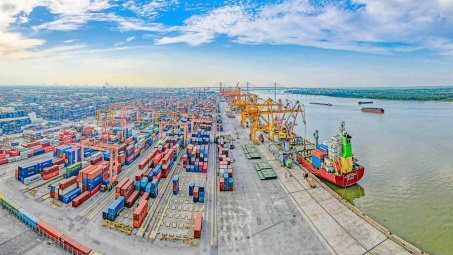 Cảng Hải Phòng (PHP): Doanh thu cao nhất lịch sử, kỳ vọng bứt phá từ “siêu cảng”