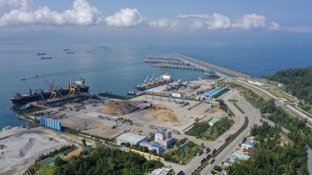 Quảng Ngãi: Tập trung phát triển hệ thống hạ tầng giao thông Khu kinh tế Dung Quất
