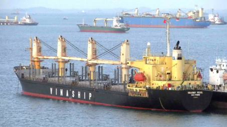 Vừa thanh lý tàu cũ, Vận tải Biển Vinaship (VNA) nhận ngay tàu mới hơn 28.000 DWT