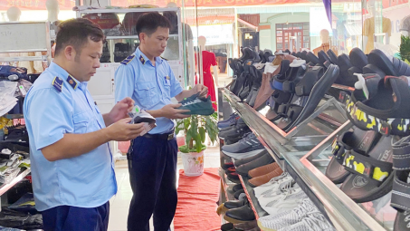 Cục QLTT Hà Nam: Tăng cường chống hàng giả trong hoạt động thương mại điện tử