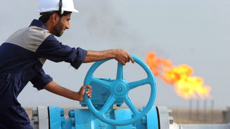 Giá xăng dầu hôm nay 15/4: Dự báo tăng lên mức 100 USD/thùng