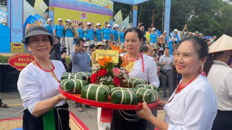 Thành phố Việt Trì và huyện Yên Lập giành Giải Nhất Hội thi gói, nấu bánh chưng, giã bánh giầy tại Lễ Giỗ Tổ Hùng Vương 2024