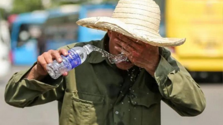 Thời tiết hôm nay ngày 17/4/2024 Hà Nội mưa vài nơi, Thành phố Hồ Chí Minh, Đà Nẵng vẫn duy trì nắng nóng với nền nhiệt cao