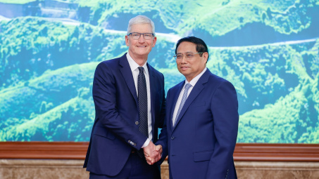 CEO Tim Cook: Apple cam kết mua nhiều hơn các linh phụ kiện sản xuất tại Việt Nam
