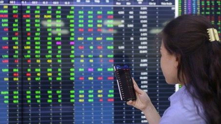 Chứng khoán SHS: Vùng 1.100 điểm sẽ là mức đáy của VN-Index, mục tiêu lãi năm nay tăng 51%