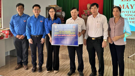 Đoàn Thanh niên EVNGENCO2 kịp thời bàn giao thiết bị hỗ trợ người dân xã Hưng Lễ - huyện Giồng Trôm nước ngọt sinh hoạt