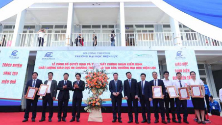 Đại học Điện lực nhận 6 Chứng nhận Kiểm định chất lượng giáo dục, mở cơ hội lớn cho tân cử nhân