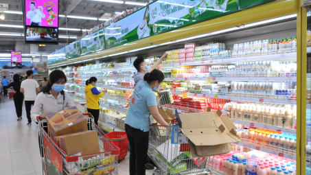 Bán lẻ hàng hóa và doanh thu dịch vụ tiêu dùng 4 tháng vượt 2 triệu tỷ đồng